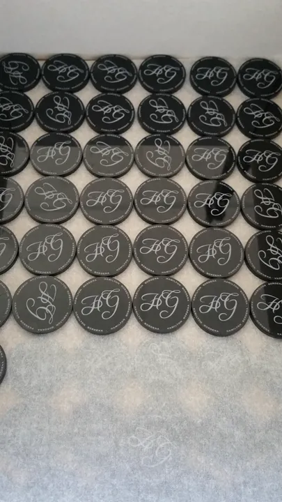 Inserts ronds gravés au laser avec monogramme HG — pièces à encastrer dans bouchons de parfum Hamilton Gordena
